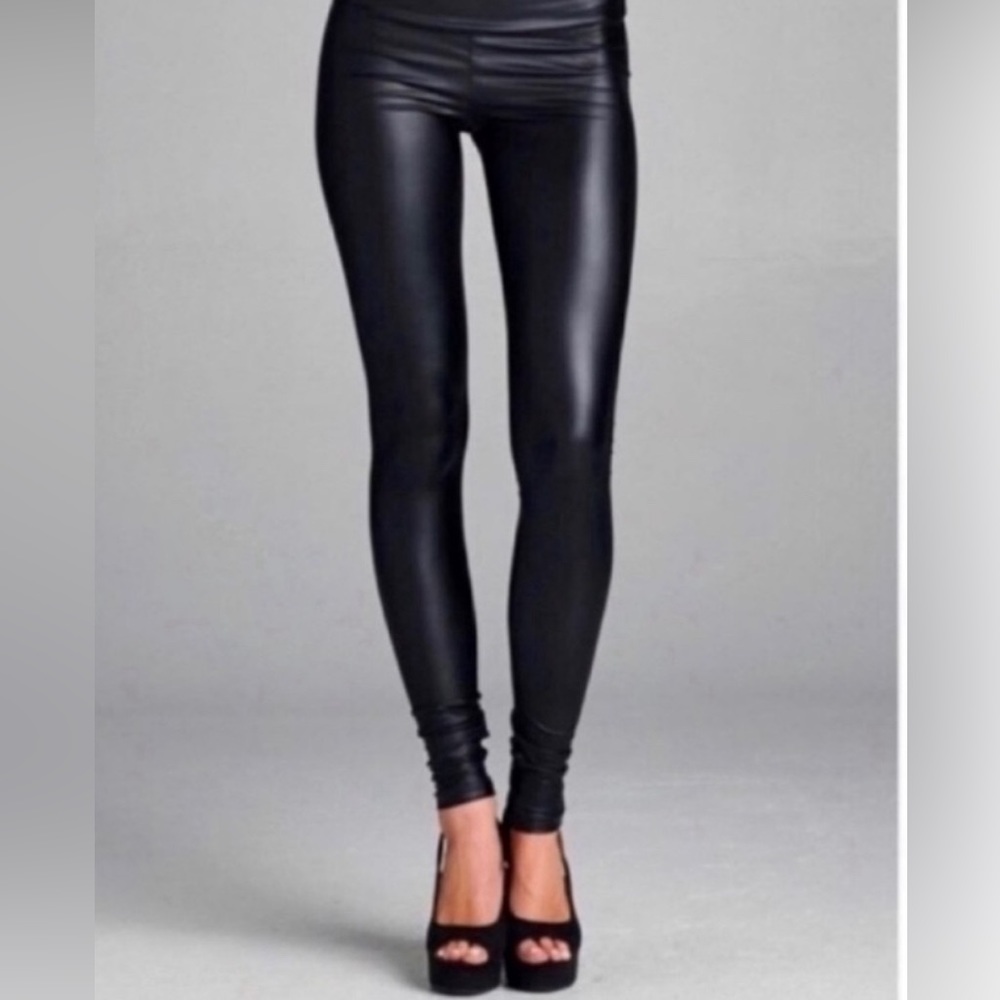 Express Womens Black Stretch Faux Leather Legging Pants Small, 8” low rise